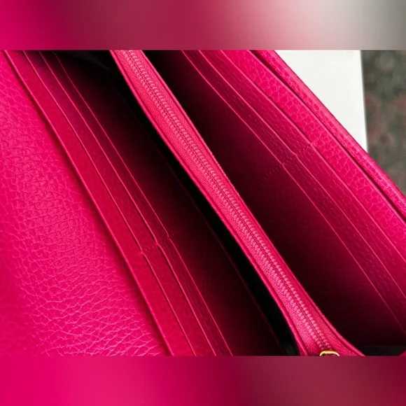 SOLD PINK Gucci Wallet - Picture 9 of 10